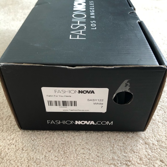 FASHION NOVA white strap heels - Picture 5 of 9